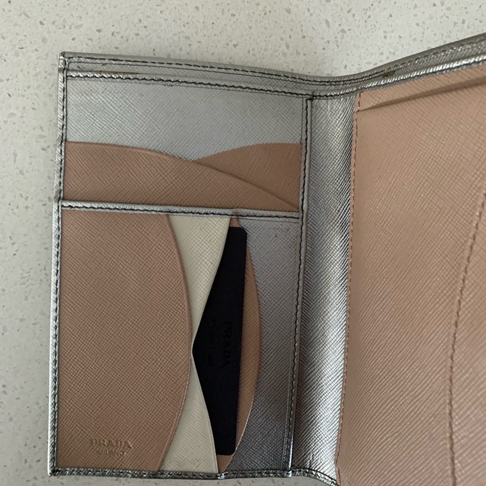 Brand New authentic Prada saffiano leather wallet/ - Picture 3 of 8